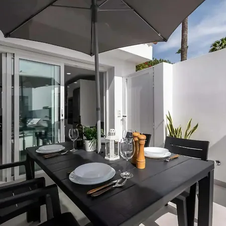 Con Piscina Comunitaria Holiday home Chayofa